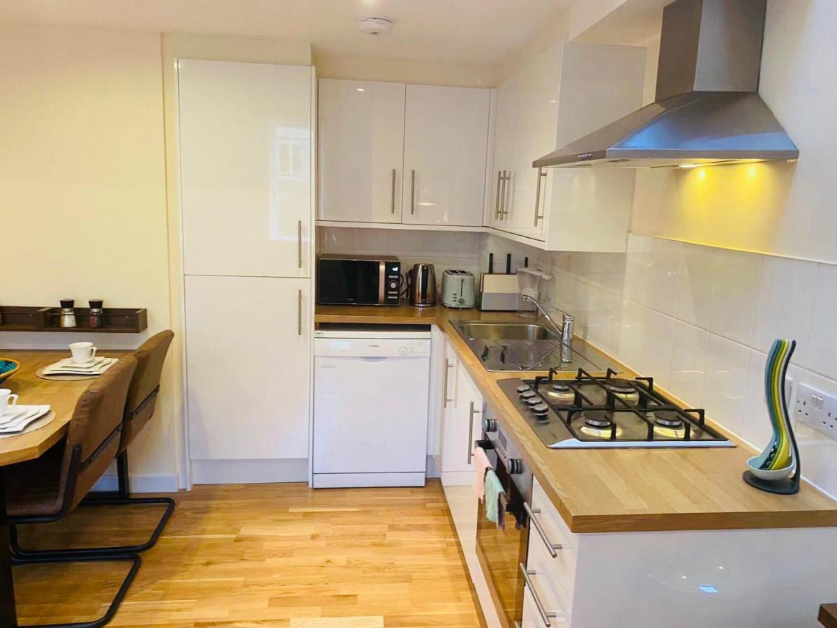 2 Bed 2 Bath With Private Parking Apartment Edinburgh Ngoại thất bức ảnh