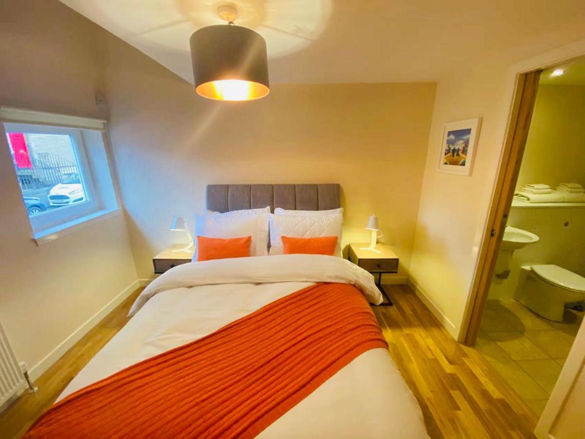 2 Bed 2 Bath With Private Parking Apartment Edinburgh Ngoại thất bức ảnh